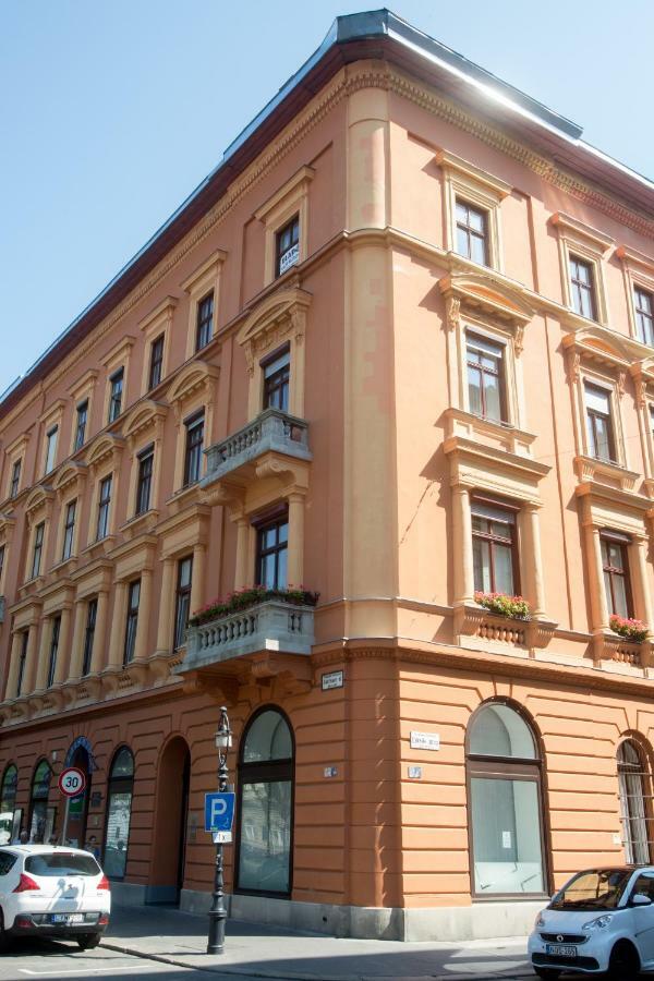 Grand Andrassy Boulevard *