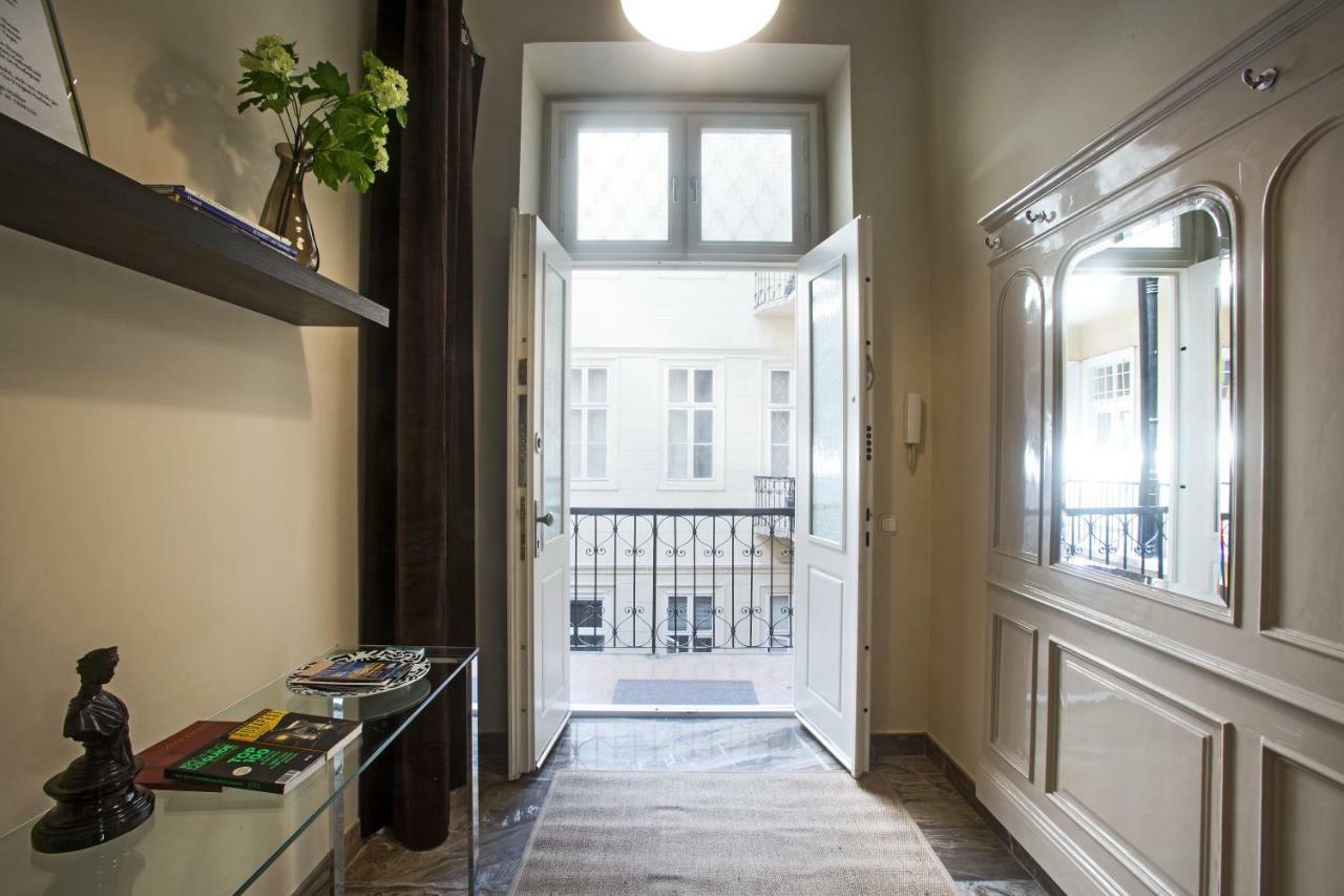 Grand Andrassy Boulevard Apartment *